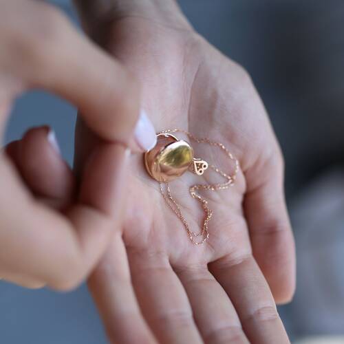 By Golden House - Kapaklı Madalyon Kolye (1)