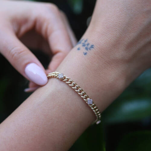 By Golden House - Karo Taşlı Künye Bileklik