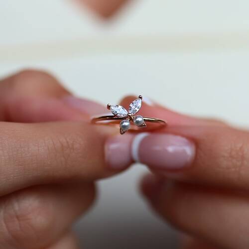 By Golden House - Kelebek İnci Yüzük