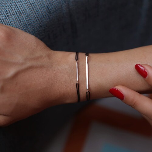 By Golden House - Kısa Kibrit Çöpü İpli Bileklik By Golden House - Kısa Kibrit Çöpü İpli Bileklik