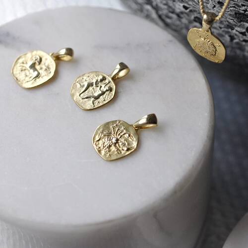 By Golden House - Küçük Boy Antik Burç Kolye Ucu