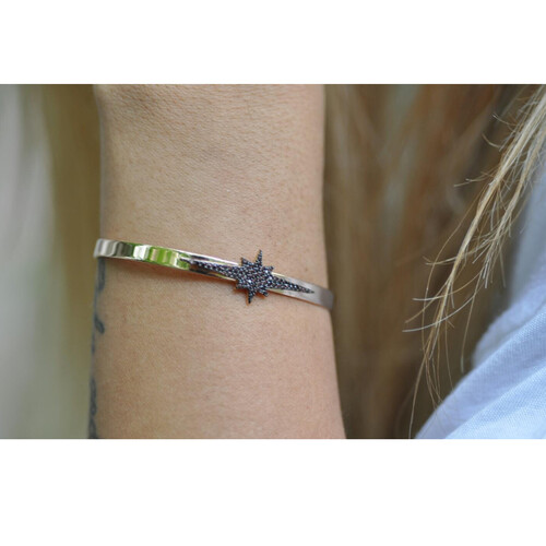 By Golden House - Kutup Yıldızı Kelepçe Bilezik (1) By Golden House - Kutup Yıldızı Kelepçe Bilezik (1)