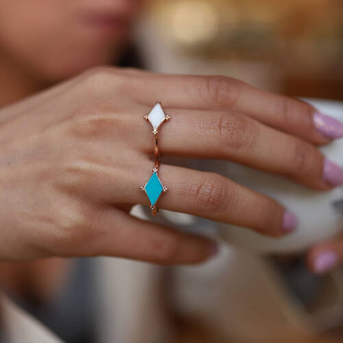 By Golden House - Mineli Güverse Karo Yüzük By Golden House - Mineli Güverse Karo Yüzük