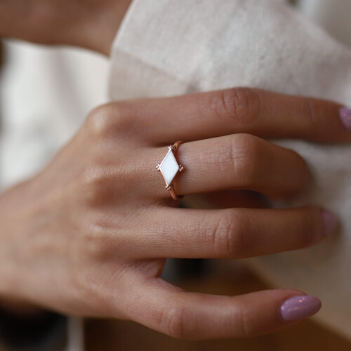 By Golden House - Mineli Güverse Karo Yüzük (1) By Golden House - Mineli Güverse Karo Yüzük (1)