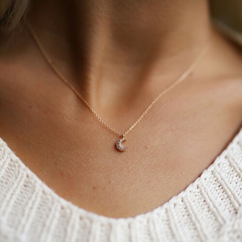 By Golden House - Mini Ay Kolye