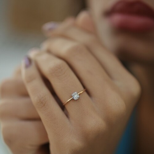 By Golden House - Mini Baget Pırlanta Yüzük (1) By Golden House - Mini Baget Pırlanta Yüzük (1)