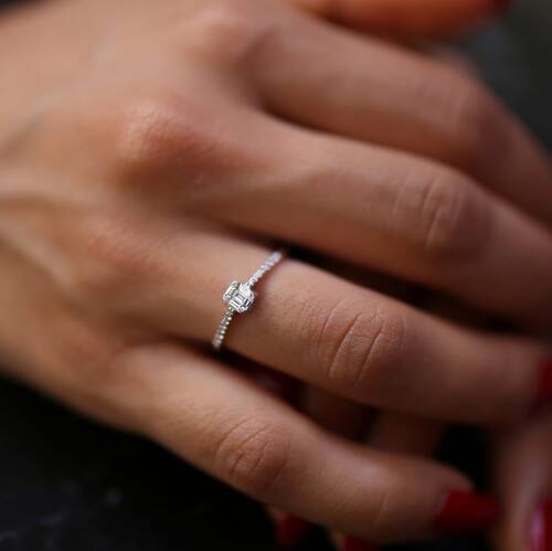 By Golden House - Mini Baget Sıra Taş Yüzük