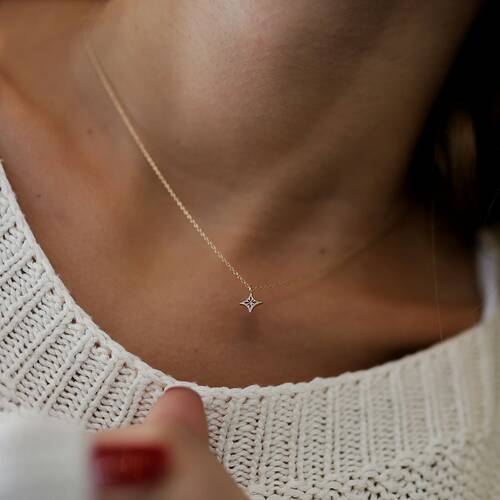 By Golden House - Minimal Kutup Yıldızı Kolye