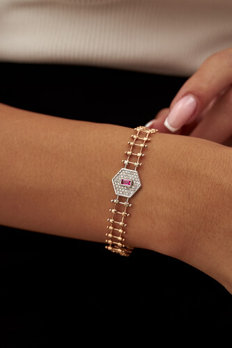 By Golden House - Moreno Altıgen Baget Pırlanta Bileklik By Golden House - Moreno Altıgen Baget Pırlanta Bileklik