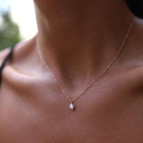 By Golden House - Oval Opal Kolye