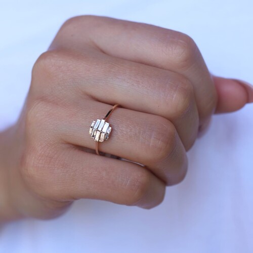 By Golden House - Petek Baget Pırlanta Yüzük (1) By Golden House - Petek Baget Pırlanta Yüzük (1)