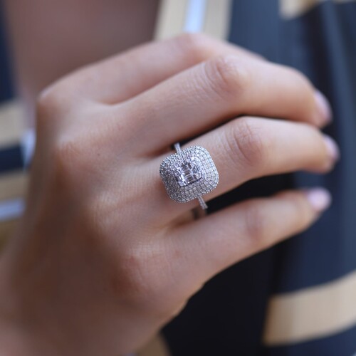 By Golden House - Piramit Baget Pırlanta Yüzük By Golden House - Piramit Baget Pırlanta Yüzük