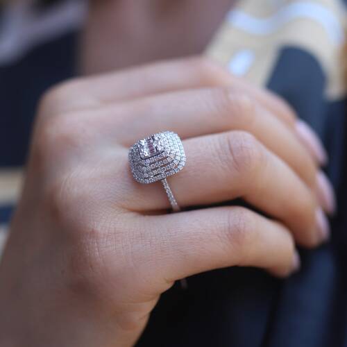 By Golden House - Piramit Baget Pırlanta Yüzük (1)