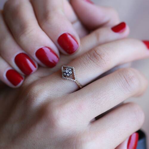 By Golden House - Pırlanta Karo Gül Yüzük (1)