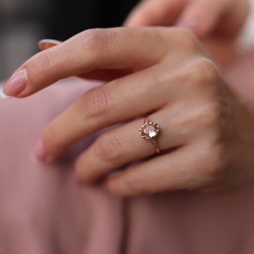 By Golden House - Pırlanta Morganit Taşlı Yüzük (1) By Golden House - Pırlanta Morganit Taşlı Yüzük (1)