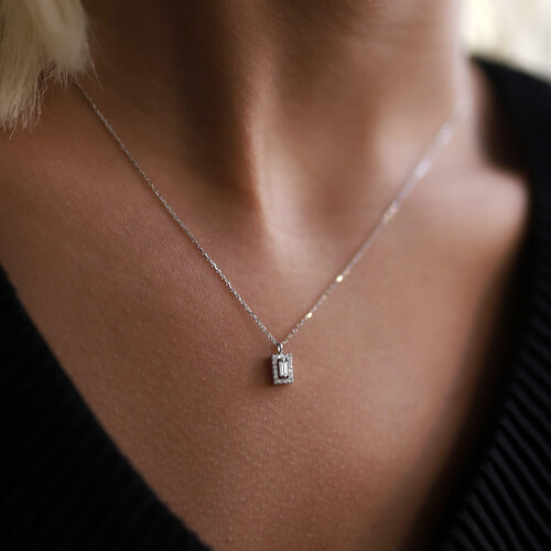 By Golden House - Pırlanta Tek Baget Kolye (1)