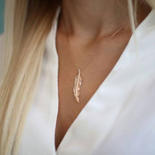 By Golden House - Pırlanta Tüy Kolye