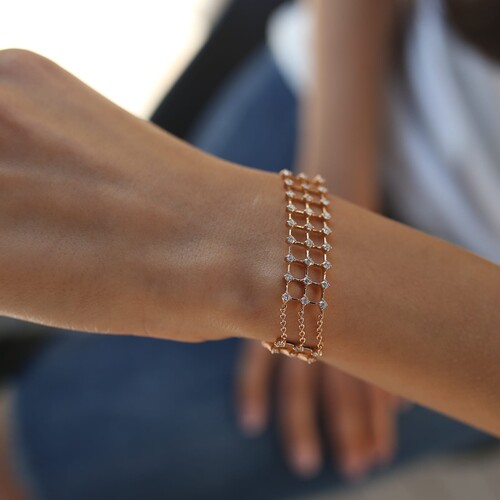 By Golden House - Pırlanta Üç Sıra Zincirli Bileklik (1) By Golden House - Pırlanta Üç Sıra Zincirli Bileklik (1)
