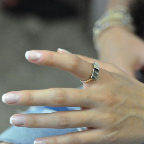 By Golden House - Plaka Dikdörtgen Yüzük By Golden House - Plaka Dikdörtgen Yüzük