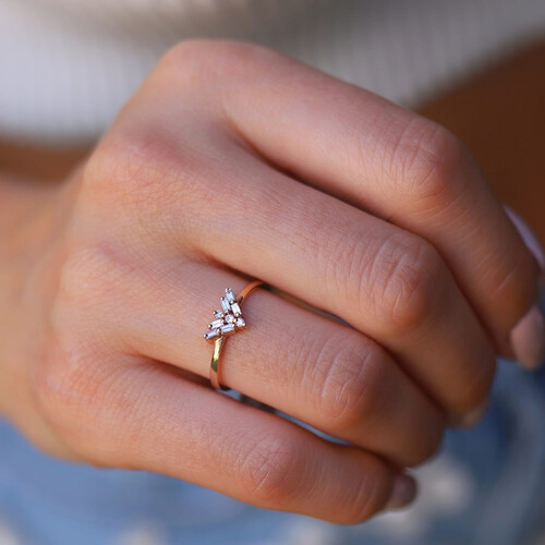 By Golden House - Prizma Baget Pırlanta Yüzük By Golden House - Prizma Baget Pırlanta Yüzük