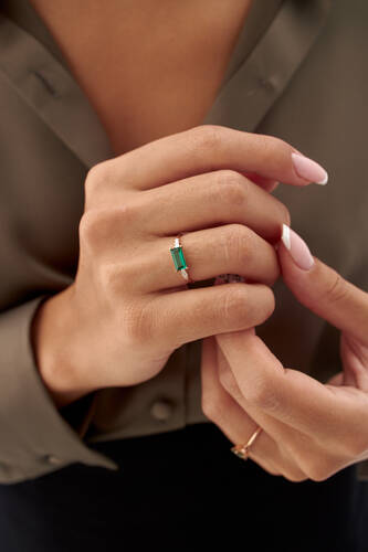 By Golden House - Quartz Yeşil Baget Pırlanta Yüzük