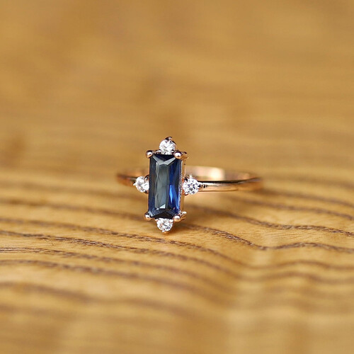 By Golden House - Safir Rengi Baget Yüzük (1) By Golden House - Safir Rengi Baget Yüzük (1)