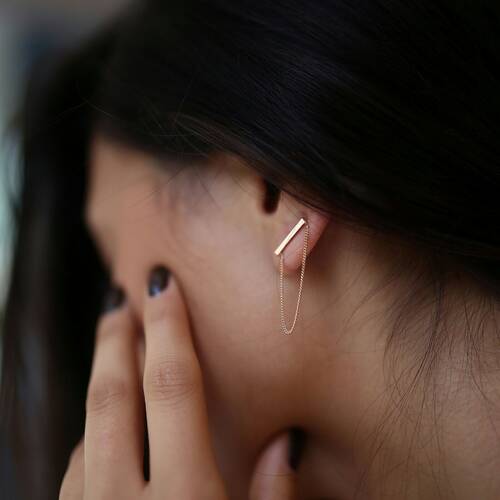 By Golden House - Sallantılı Çubuk Küpe