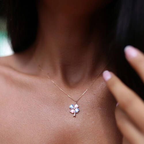 By Golden House - Sedef Taşlı Yonca Kolye (1)