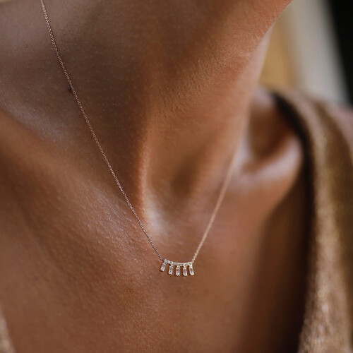 By Golden House - Sıra Baget Kolye