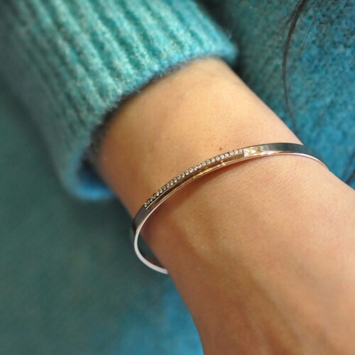 By Golden House - Sıra Taşlı Kemer Bilezik By Golden House - Sıra Taşlı Kemer Bilezik