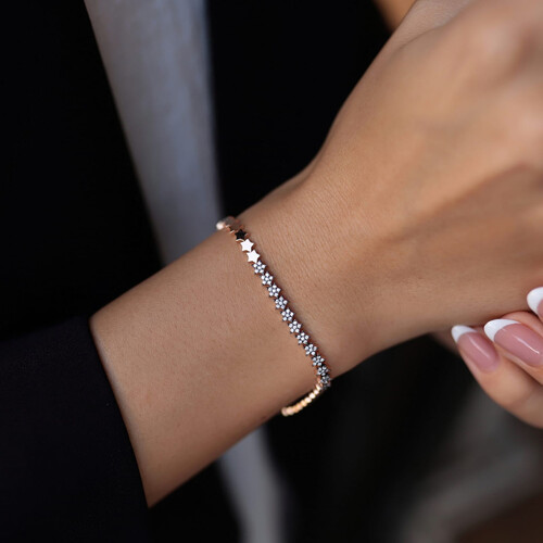 By Golden House - Sıra Yıldız Taşlı Bileklik By Golden House - Sıra Yıldız Taşlı Bileklik