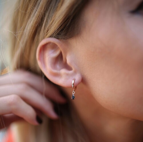 By Golden House - Siyah Damla Taşlı Küpe By Golden House - Siyah Damla Taşlı Küpe