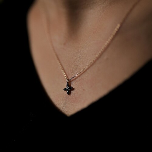 By Golden House - Siyah Minimal Kutup Kolye