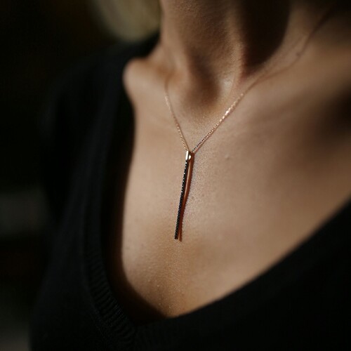 By Golden House - Siyah Taşlı Çubuk Kolye By Golden House - Siyah Taşlı Çubuk Kolye