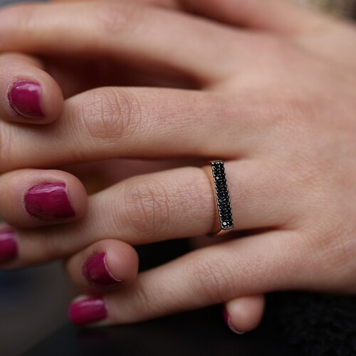 By Golden House - Siyah Taşlı Dikdörtgen Yüzük