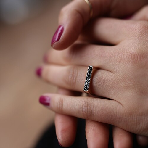 By Golden House - Siyah Taşlı Dikdörtgen Yüzük (1)