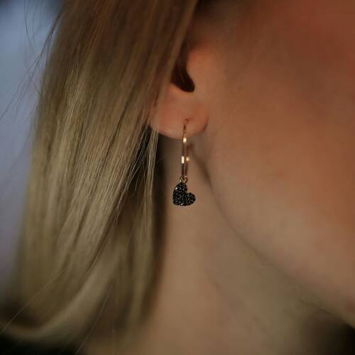 By Golden House - Siyah Taşlı Kalp Küpe