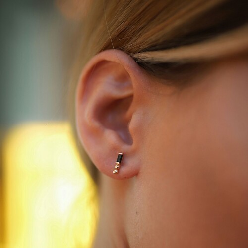 By Golden House - Siyah Taşlı Top Küpe