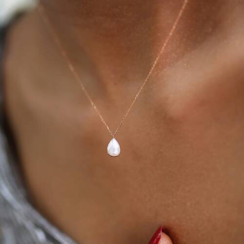 By Golden House - Süt Beyazı Damla Kolye