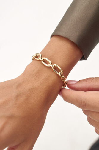 By Golden House - Süzme Oval Doç Bileklik By Golden House - Süzme Oval Doç Bileklik