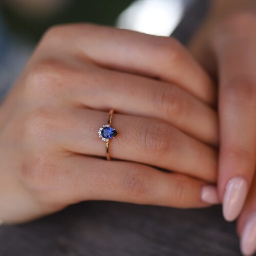 By Golden House - Taç Safir Pırlanta Yüzük By Golden House - Taç Safir Pırlanta Yüzük