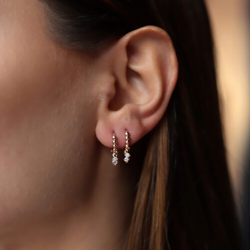 By Golden House - Taş Sallantılı Topik Küpe (1)