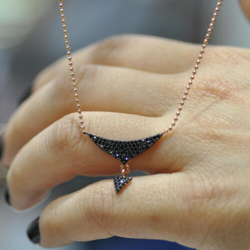 By Golden House - Tasarım Siyah Taşlı Kolye