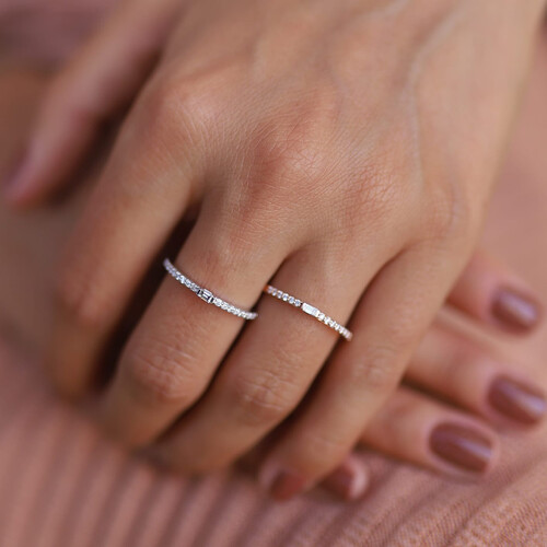 By Golden House - Tek Baget Yarım Tur Pırlanta Yüzük By Golden House - Tek Baget Yarım Tur Pırlanta Yüzük