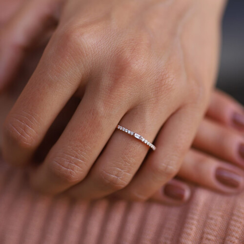 By Golden House - Tek Baget Yarım Tur Pırlanta Yüzük (1) By Golden House - Tek Baget Yarım Tur Pırlanta Yüzük (1)