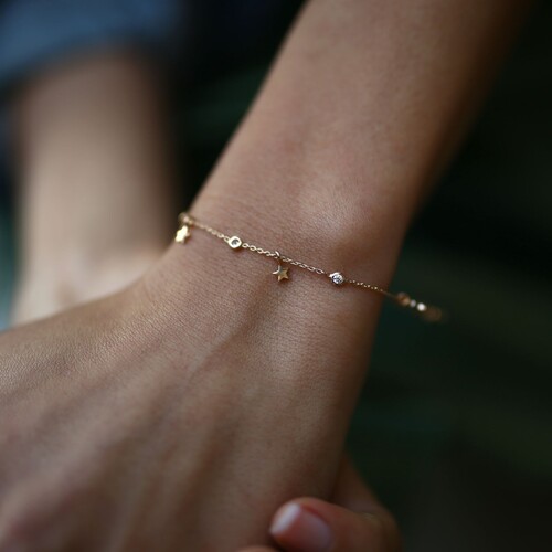 By Golden House - Tohum Taşlı Yıldız Bileklik By Golden House - Tohum Taşlı Yıldız Bileklik