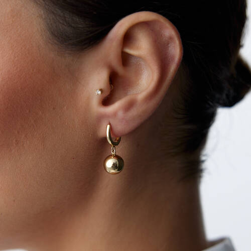 By Golden House - Top Sallantılı Halka Küpe