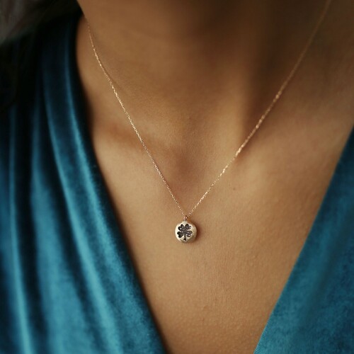 By Golden House - Üç Boyutlu Figür Kolye (1) By Golden House - Üç Boyutlu Figür Kolye (1)