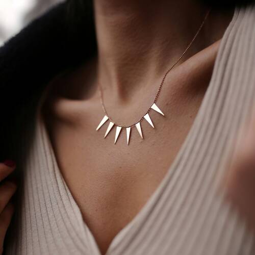 By Golden House - Üçgen Antik Kolye