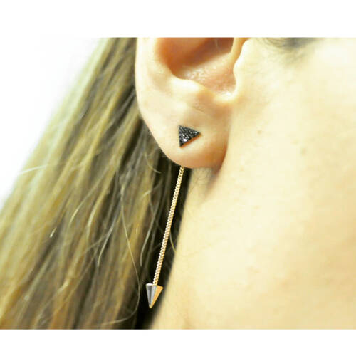 By Golden House - Üçgen Konik Uç Sallantılı Küpe